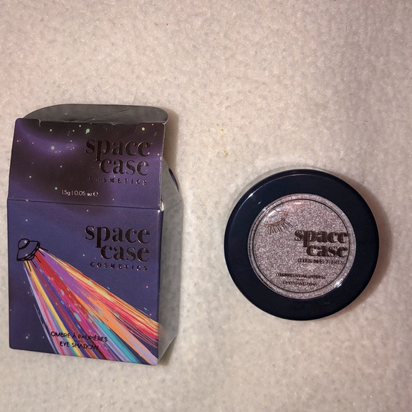 $5/30 New in box SPACE CASE cosmetic eye shadow - Picture 1 of 6